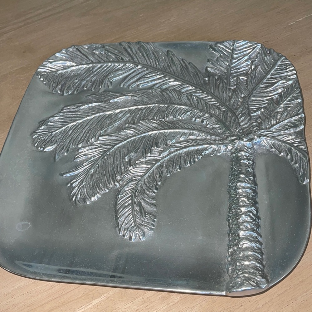 Mariposa Decor Palm Tree Plate. Metal/Recycled. Made in Mexico. 12 x 12